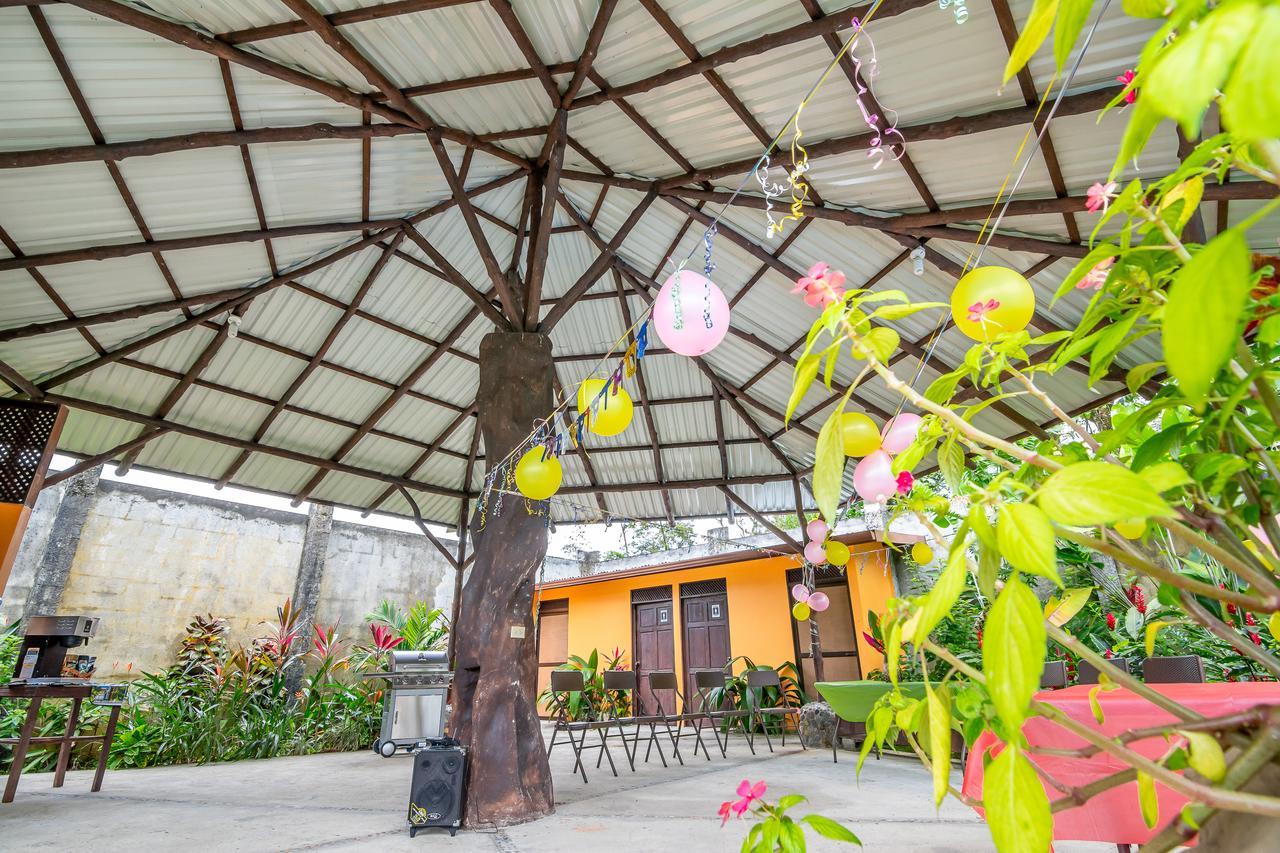 Aunty Arenal Lodge Ла Фортуна Экстерьер фото